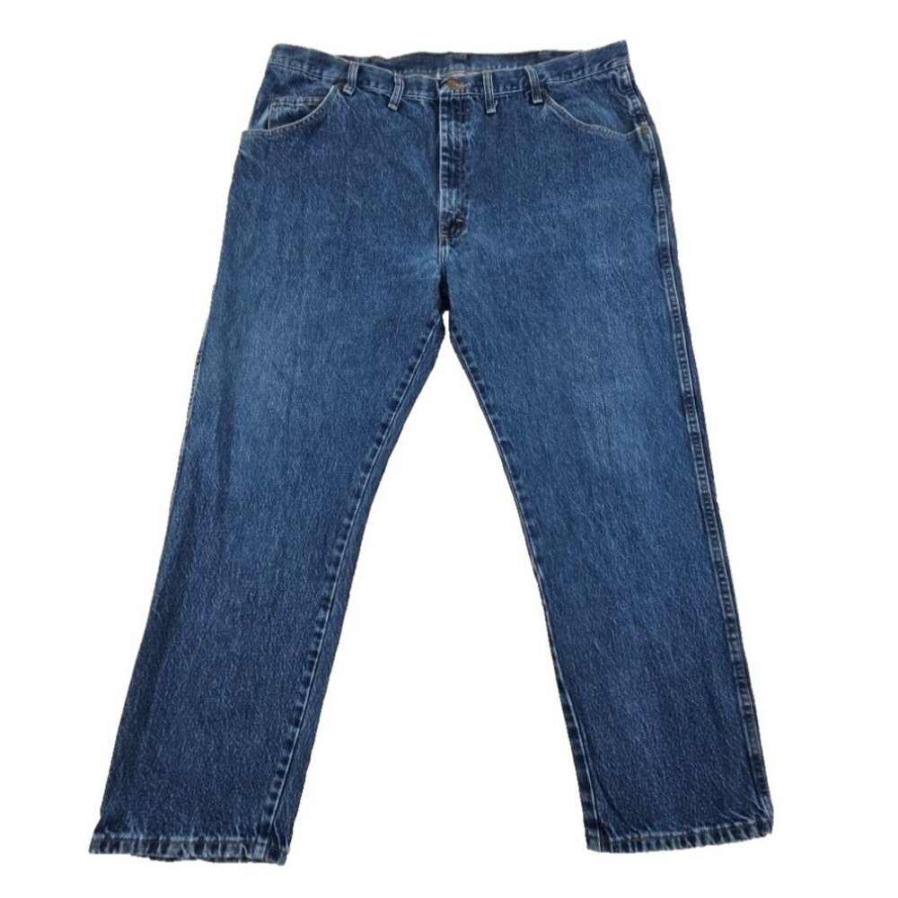 Wrangler Jeans Men's 44 x 30 Medium Wash Straight Leg EUC Relaxed 96501MR